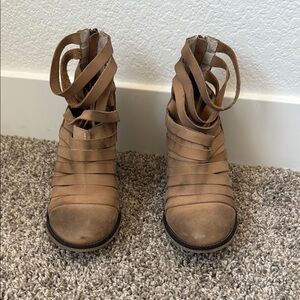Free People Hybrid Strappy Leather Bootie Cream Wooden Heel Size 39